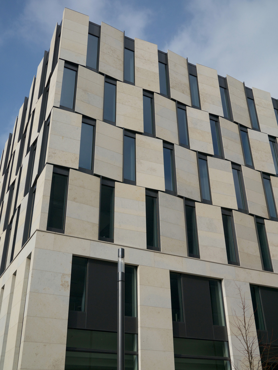 Quelles sont les causes et les solutions en cas de placage d’aluminium inégal ?