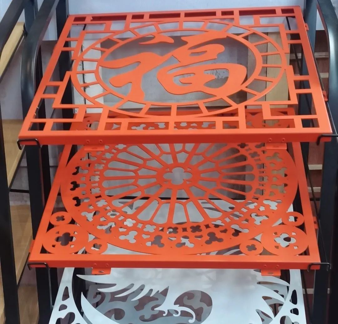 Aujourd'hui pour vous présenter l'achat de considérations de fleurs de fenêtre en aluminium